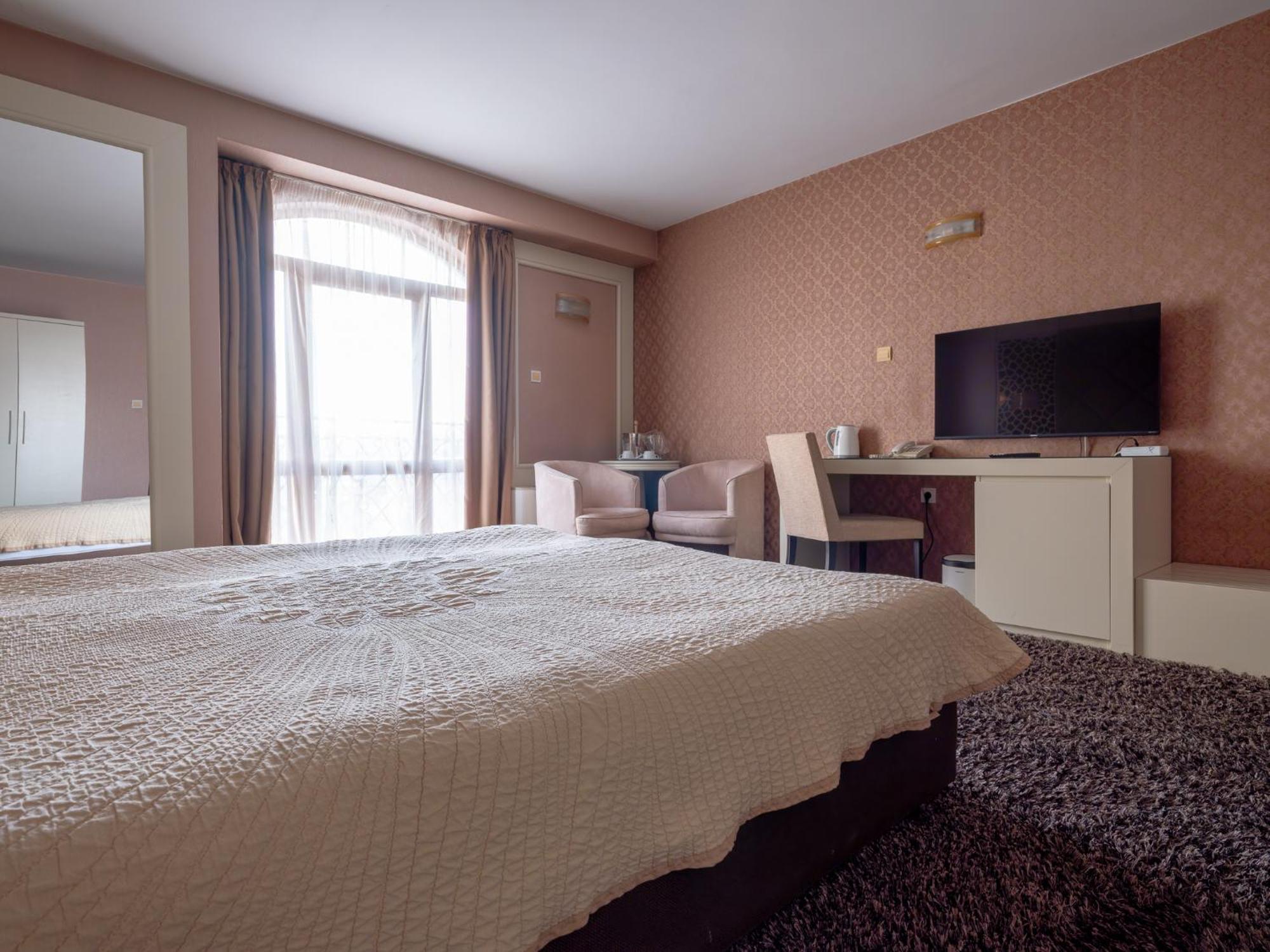 Hotel Concorde Veliko Tarnovo Extérieur photo